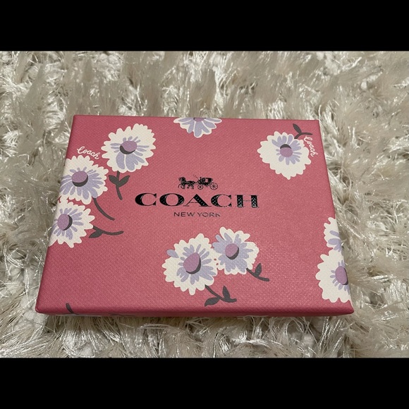 🌸🌸🆕 Coach Boxed Snap Wallet With Daisy Print🌸 - Picture 7 of 11